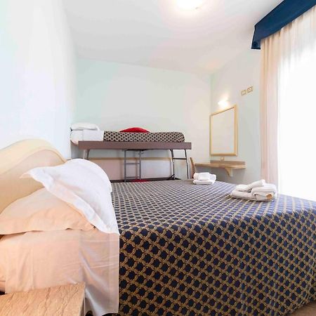 Residenza Melucci Aparthotel Rimini Bagian luar foto
