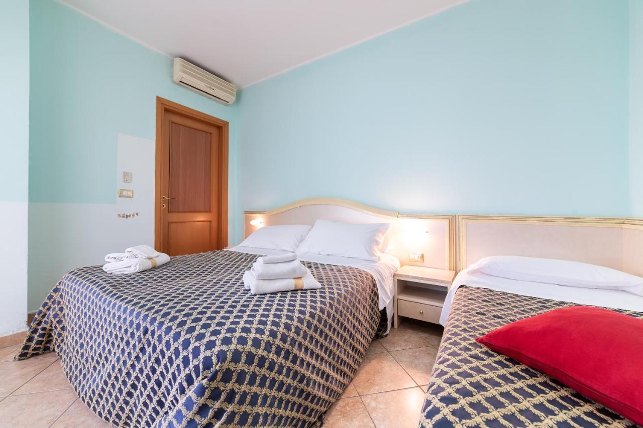 Residenza Melucci Aparthotel Rimini Bagian luar foto
