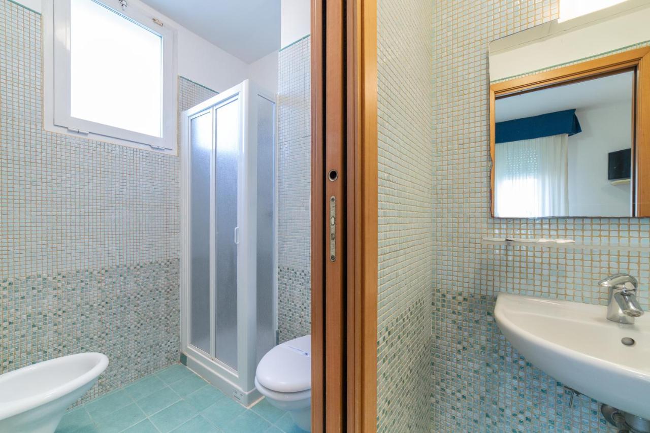 Residenza Melucci Aparthotel Rimini Bagian luar foto