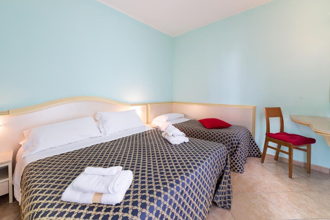 Residenza Melucci Aparthotel Rimini Bagian luar foto