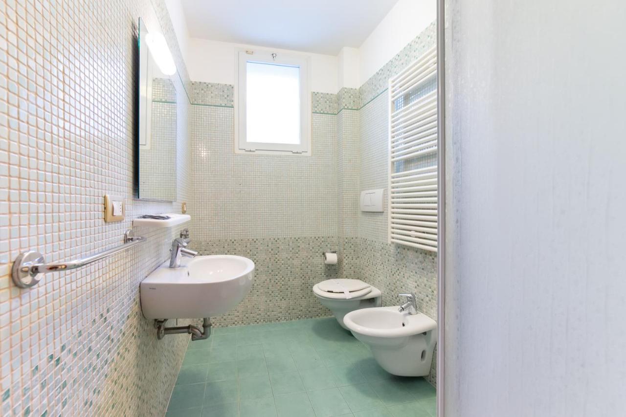 Residenza Melucci Aparthotel Rimini Bagian luar foto
