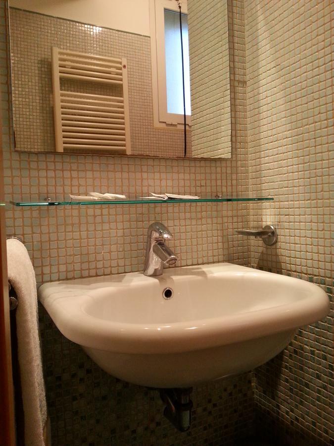 Residenza Melucci Aparthotel Rimini Bagian luar foto